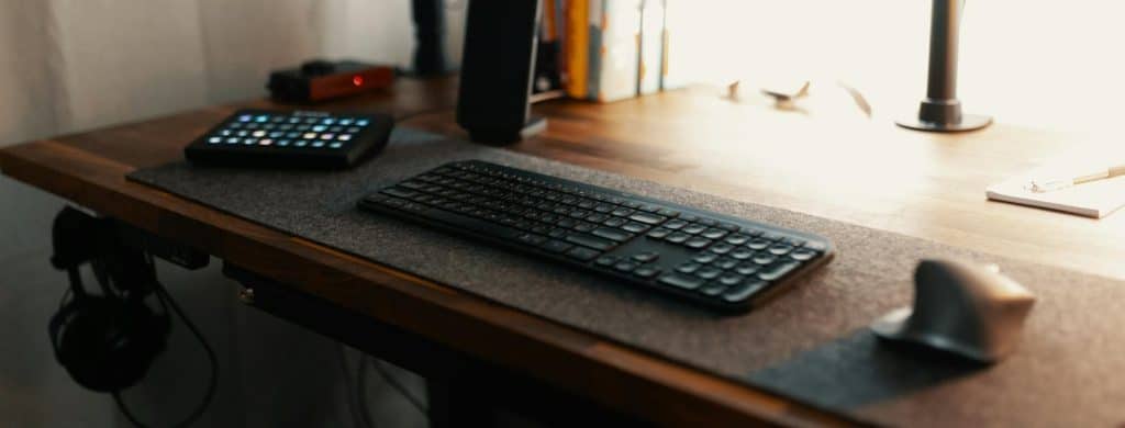 hacker's keyboard on the table - wordpress saas security